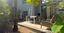 Accessible aux étrangers: En vente appartement duplex meublé avec jardin privatif à 100m de la Plage à Trou aux Biches Maurice