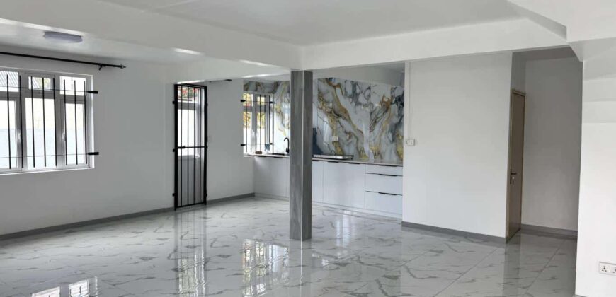 Location d’une belle maison rénovée non meublée dans un secteur paisible et résidentiel à Sodnac Maurice