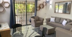 À louer un lumineux appartement rénové proche de la plage à Flic en Flac Maurice