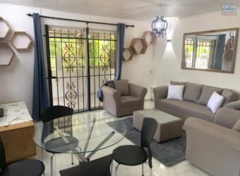 À louer un lumineux appartement rénové proche de la plage à Flic en Flac Maurice