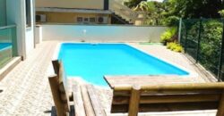 À vendre un charmant appartement de 160 m2 situé dans un résidence sécurisée à Flic en Flac Maurice