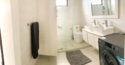 À vendre un charmant appartement de 160 m2 situé dans un résidence sécurisée à Flic en Flac Maurice