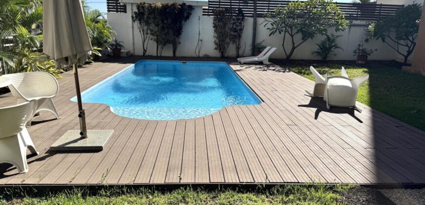 En vente un magnifique appartement meublé de 110 m² dans une résidence sécurisée avec piscine commune à Flic en Flac Maurice