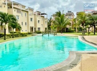 En vente triplex en résidence sécurisée avec piscine et vue mer à Melville Maurice