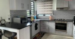 À louer un appartement moderne avec piscine et jardin à Grand Baie Maurice – Chemin Vingt Pieds