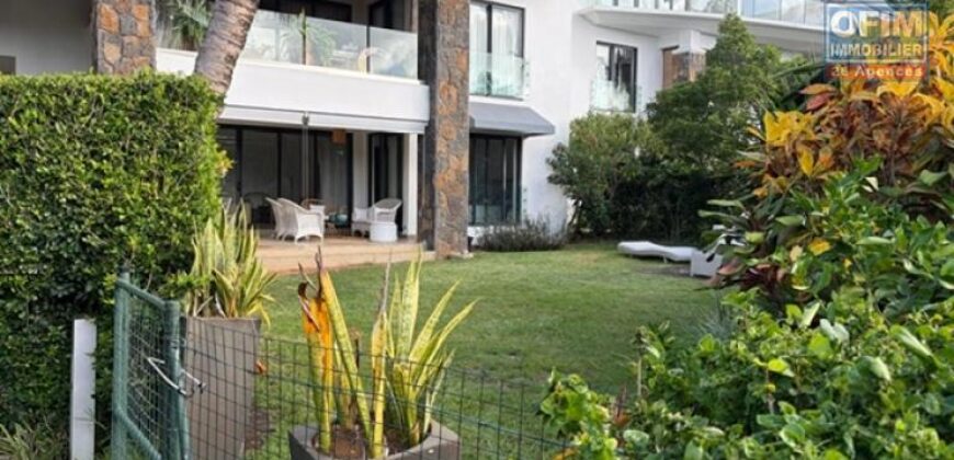 À vendre un magnifique appartement meublé avec jardin privatif dans la résidence Azuri à Roches Noires Maurice