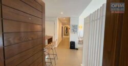 À vendre un magnifique appartement meublé avec jardin privatif dans la résidence Azuri à Roches Noires Maurice