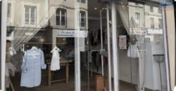 À vendre un fonds de commerce franchisé situé sur la Route Royale à Trou aux Biches Maurice