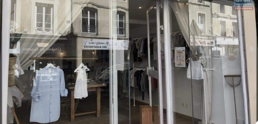 À vendre un fonds de commerce franchisé situé sur la Route Royale à Trou aux Biches Maurice