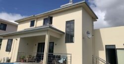 Location d’une magnifique villa neuve avec piscine dans un environnement calme à Flic en Flac Maurice