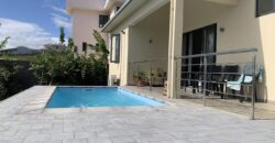 Location d’une magnifique villa neuve avec piscine dans un environnement calme à Flic en Flac Maurice