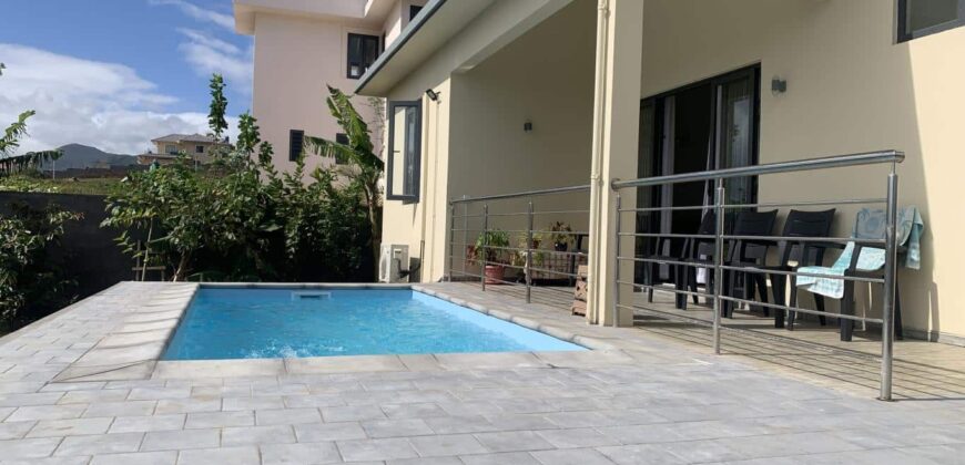 Location d’une magnifique villa neuve avec piscine dans un environnement calme à Flic en Flac Maurice