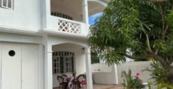 À vendre une grande maison familiale T6 de 260 m2 avec fort potentiel située à Grand Baie Maurice