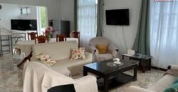 À vendre une grande maison familiale T6 de 260 m2 avec fort potentiel située à Grand Baie Maurice