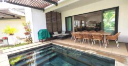 À vendre duplex d’exception avec piscine privée situé à Rivière Noire Maurice
