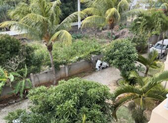 À louer studio meublé situé dans une résidence sécurisée à Péreybère Île Maurice