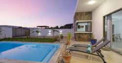 En vente cette élégante villa contemporaine T4 meublée de 140 m2 située à Grand Baie île Maurice