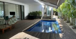 Location d’une ravissante villa contemporaine de 300m2 dans le prestigieux domaine de Bois Chandelle à Grand Baie Maurice