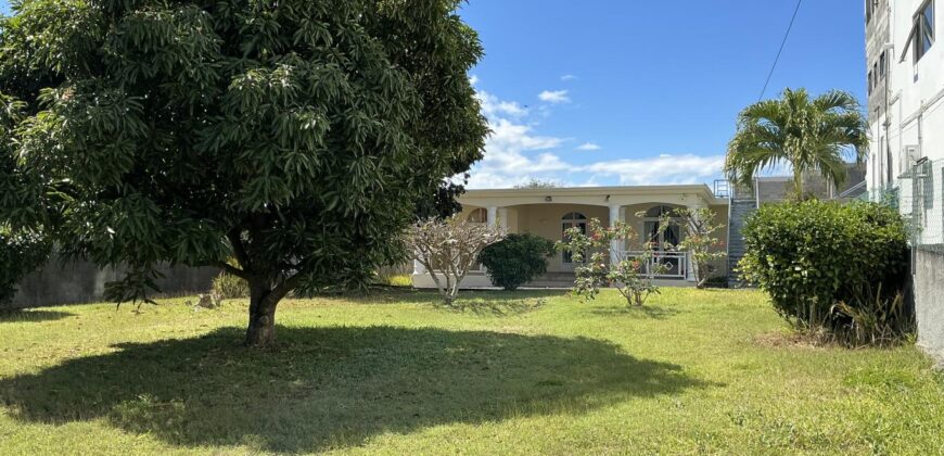 En vente une spacieuse maison de plain-pied avec terrain constructible à Cap Malheureux Maurice