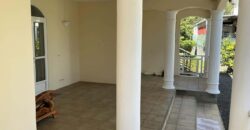 En vente une spacieuse maison de plain-pied avec terrain constructible à Cap Malheureux Maurice