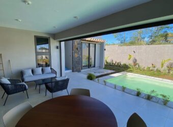 En vente une ravissante villa contemporaine de 206m2 sur un terrain de 497m2 avec piscine privée à Grand Baie Maurice