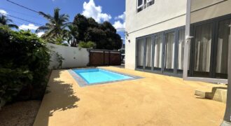 Location d’une villa moderne neuve et moderne avec piscine dans un environnement paisible à Flic en Flac Maurice