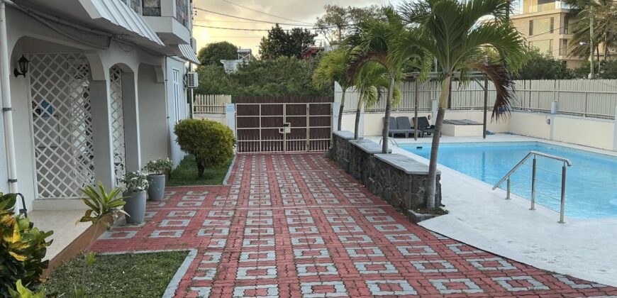 À louer un lumineux appartement dans une résidence avec piscine au centre de Grandbaie Maurice
