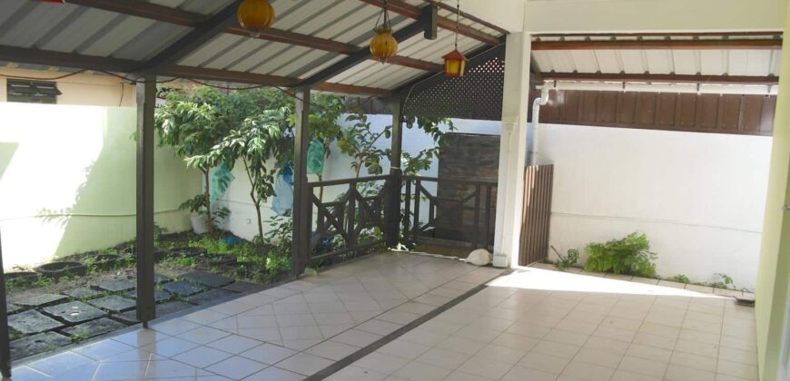En vente une grande villa familiale avec jardin et garage dans un secteur recherché de Vacoas Maurice