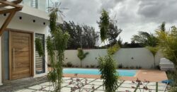En vente une villa contemporaine neuve de 270 m² avec piscine et rooftop offrant vue montagne à Balaclava Maurice