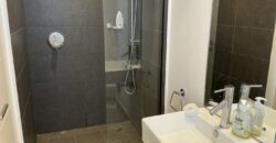 En vente un agréable duplex de 175 m² avec jardin privé et rooftop offrant vue mer à Azuri