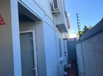 À vendre une maison rénovée de 95 m² sur une parcelle de 109m2 à Beau Bassin Maurice