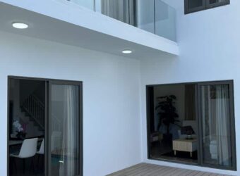 En vente une villa récente meublée à quelques pas de la plage à Trou aux Biches Maurice