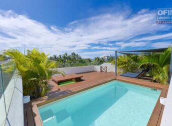 À vendre un bel appartement meublé type F3 accessible aux étrangers situé porche de la plage de Pereybère Maurice