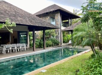 OFIM Grand Baie à vendre une villa d’exception type F5 avec piscine accessible aux étrangers située proche de la plage de Grand Gaube Maurice