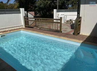 Location d’une belle villa familiale avec piscine dans un quartier résidentiel paisible à Calodyne Maurice