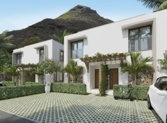Accessible aux Étrangers à vendre un duplex T4 de 151 m2 situé au coeur de Tamarin proche des commodités et de la plage